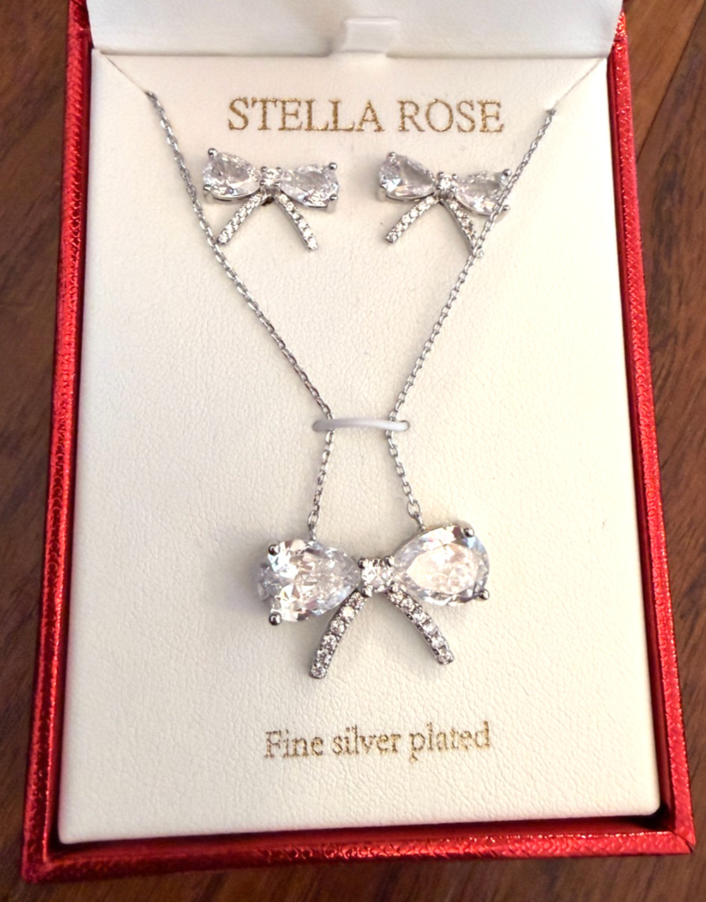 NEW IN BOX STELLA ROSE FINE SILVER PLATE BOW NECKLACE & EARRING GIFT SET